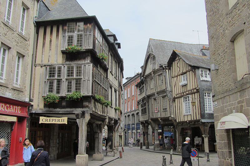 Pueblo medieval Dinan en Francia