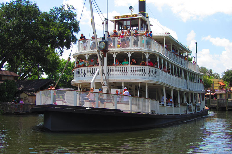 Barco en Disney Magic Kingdom