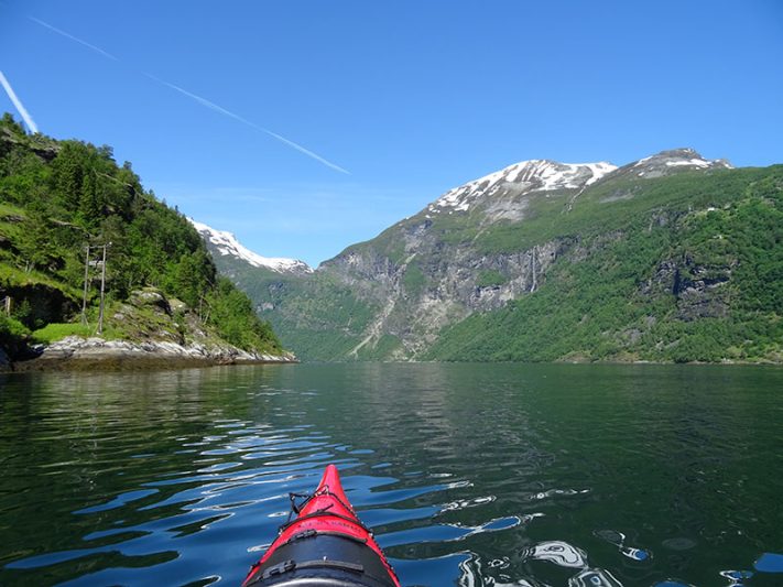 Excursión en kayak en Geiranger en Noruega