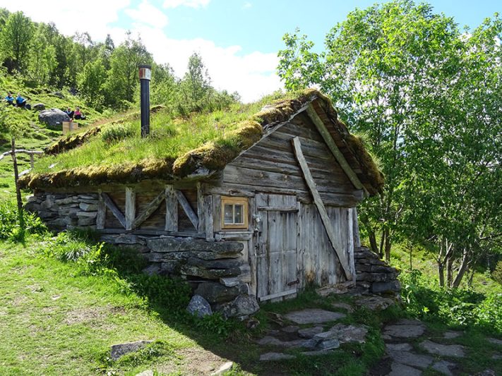 Granja Skageflå en un sendero de Noruega