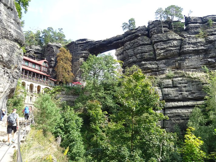 Arco en la roca en Pravčická Brána