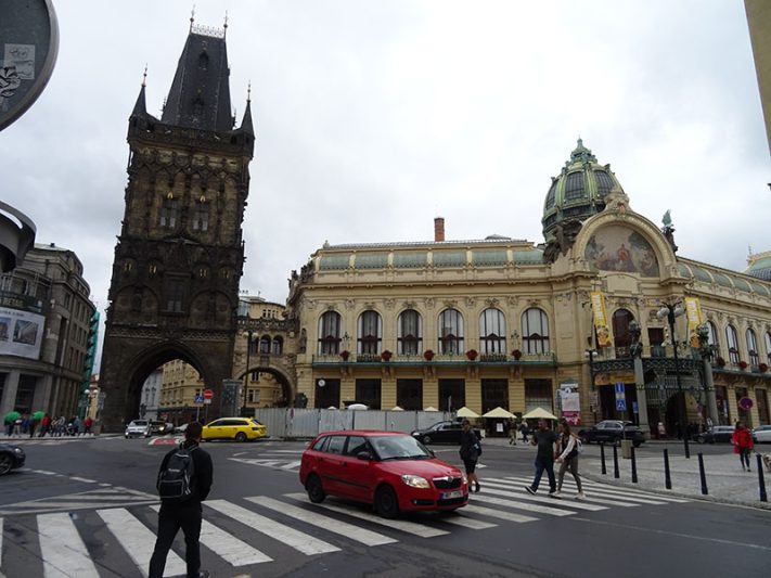 Torre de la Pólvora y Casa Municipal en Praga
