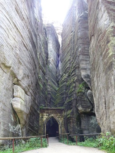 Puerta de la película Narnia en Adršpach-Teplice Rocks