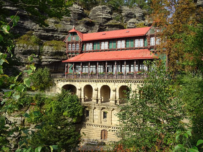 Restaurante en la roca en Pravčická Brána
