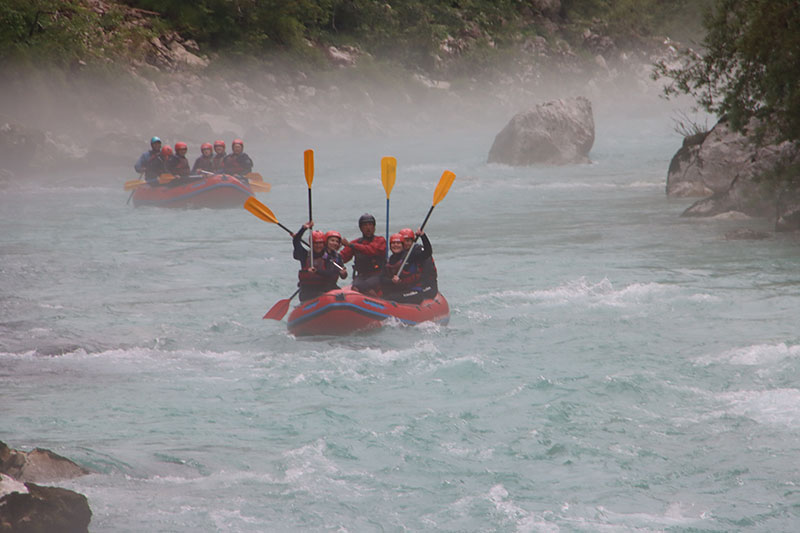 Río Soca rafting en Eslovenia
