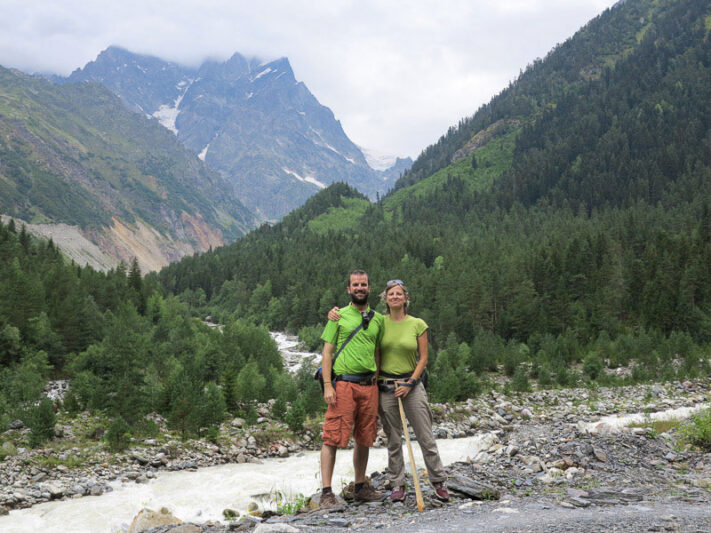 Pablo e Itziar en Svanetia en Georgia