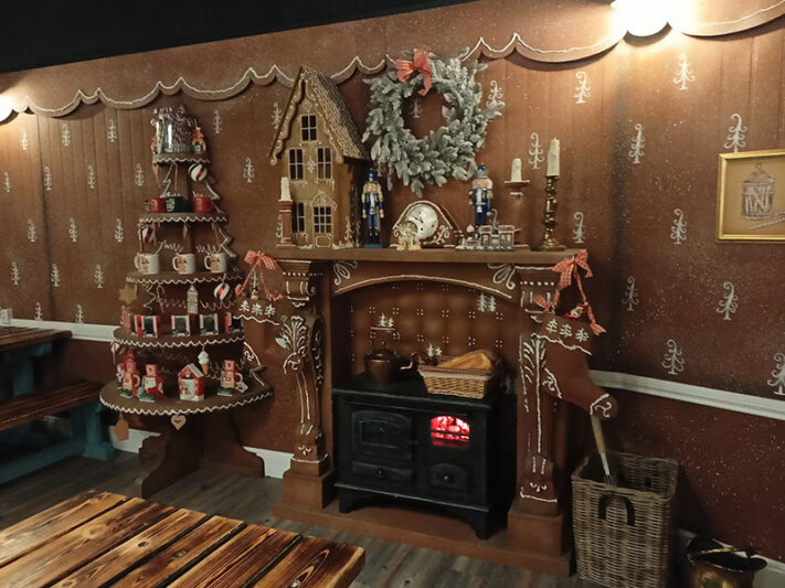 Adornos de Navidad en Santa Park en Laponia