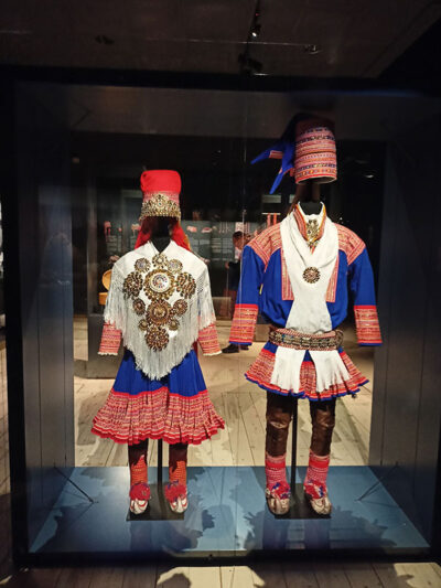 Trajes vestimenta sami en Laponia
