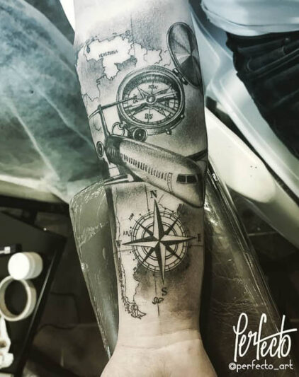 Tatuaje de brújula