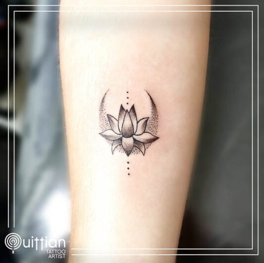 Tatuaje de flor de loto