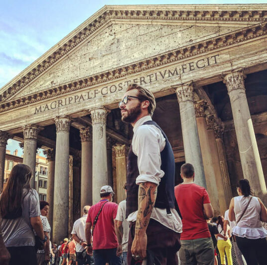 Viajero tatuado en Roma
