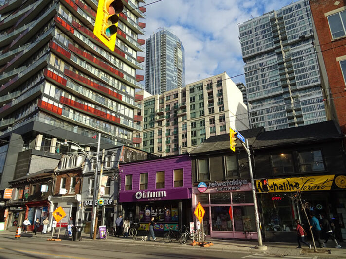 Calles en la ciudad de Toronto en Canadá