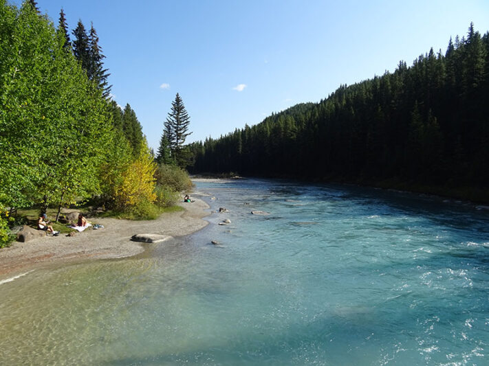 Río en las Rocosas de Canada